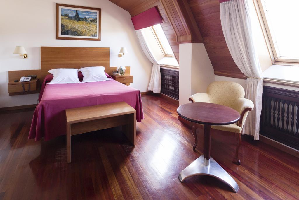 Hotel Valencia Ферол Екстериор снимка